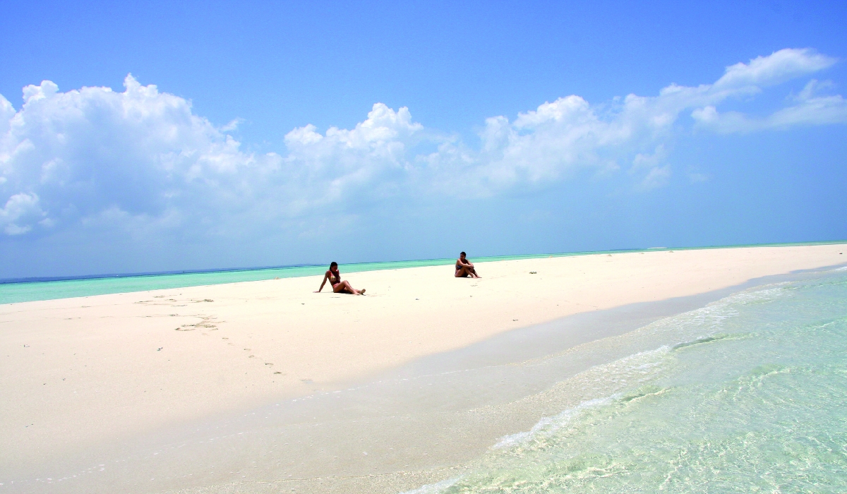 Seuls au monde sur un banc de sable, Zanzibar en amoureux