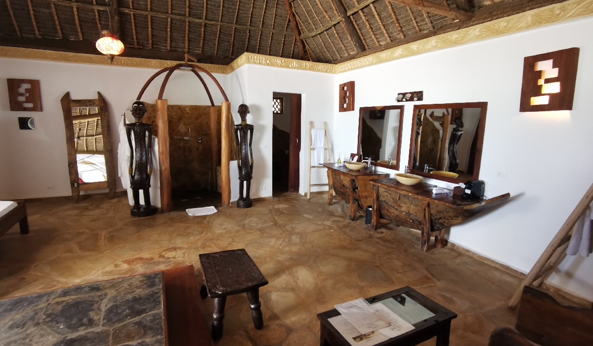 Décoration des chambres soignée, dans le style swahili, à The Island Pongwe