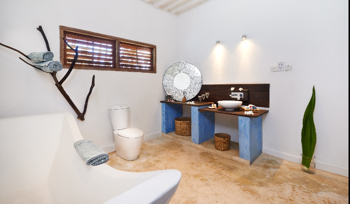 Chambre avec baignoire dans la villa lounge à Pingwe, Zanzibar