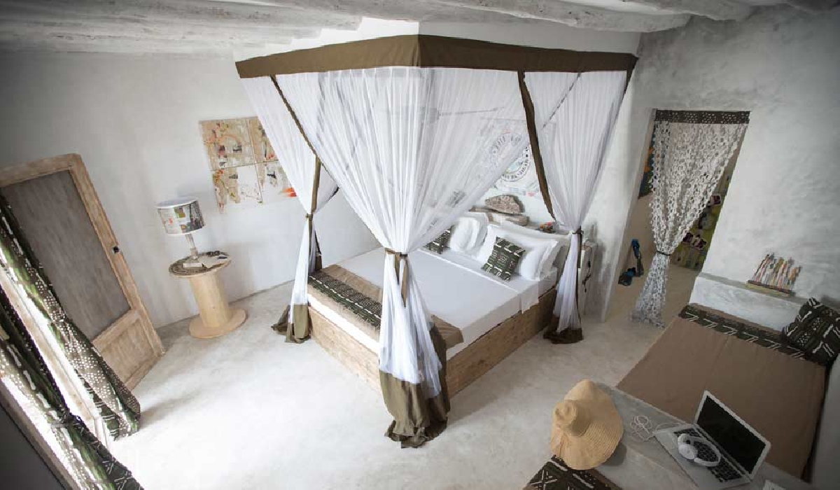Chambre "superior" simple et fonctionnelle de l'hôtel The Loop à Jambiani