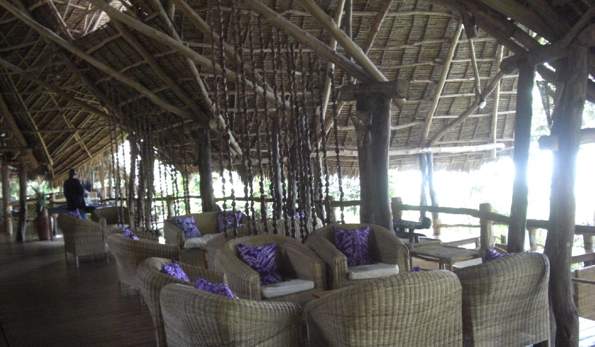 Espace lounge du Fundu Lagoon, architecture swahilie à Pemba